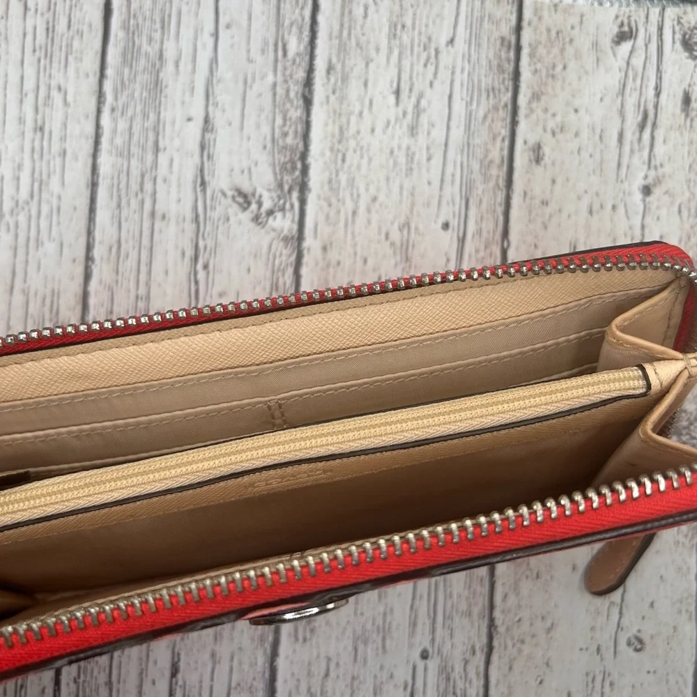 Coach Red Signature Zip Wallet‎